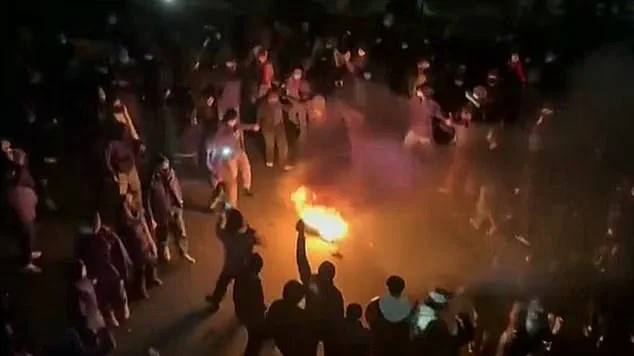 Iran Protests Defy Internet Blackout as Crackdown Intensifies