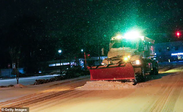 Unprecedented Winter Storm Threatens Multiple U.S. States with Heavy Snowfall, Prompting State of Emergency Declarations