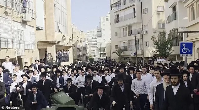 Israeli Soldiers Rescued After Mob Attack in Bnei Brak: Misunderstanding Over Conscription Orders
