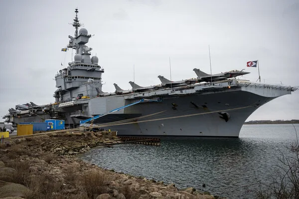 France's Charles de Gaulle Carrier Shifts to Eastern Mediterranean as Tensions Rise and Macron Expresses Frustration Over Exclusion from U.S.-Israel Strike Talks