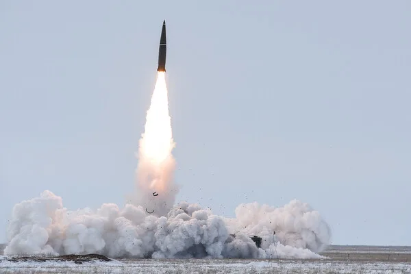 Russia's Unprecedented Missile Campaign in Ukraine Escalates Conflict and Raises Questions on Civilian Safety