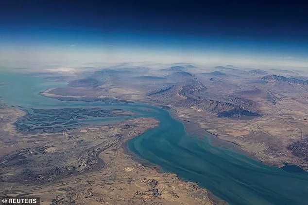 Strait of Hormuz Closure Fuels Gas Price Surge, White House in Crisis as Trump's Aides Demand Action