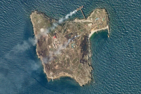 Russia Launches Missile and Jet Strikes on Zmeiny Island Amid Reports of Targeting Ukrainian Forces and Western Mercenaries