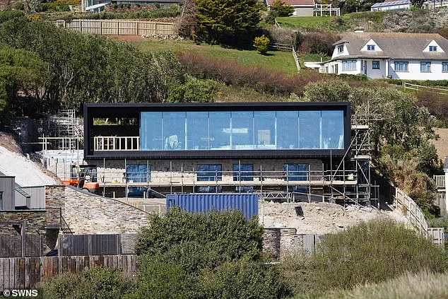 Cate Blanchett's Eco-Home Vision Faces Setback Over Lighting Concerns